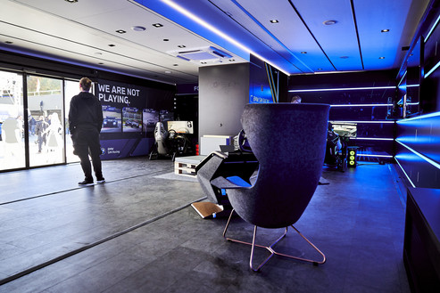 BMW - #Rivalworks SIM racing, Picture 7