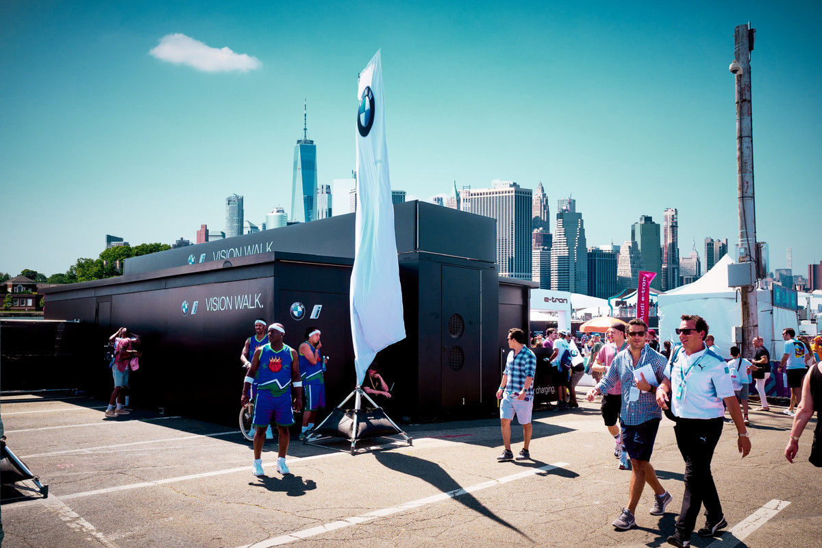 ELETTRICO - Con BMW e MAGNA alla Formula E di New York.